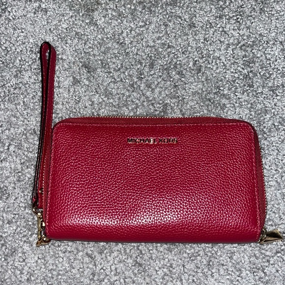Michael Kors Wristlet/Wallet - Picture 1 of 5